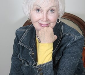 Extracting Blurbs from Reviews by Carolyn Howard-Johnson